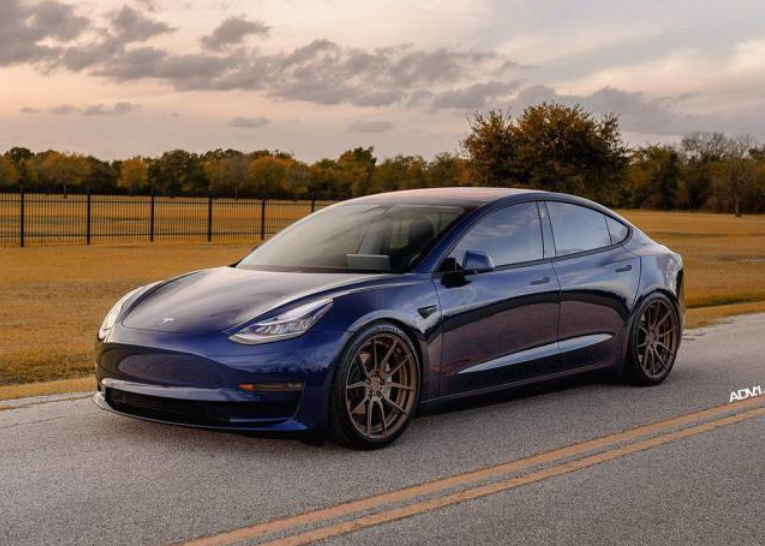 特斯拉 Model 3