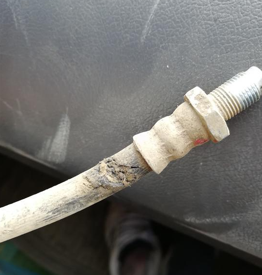 刹车油管管体破损